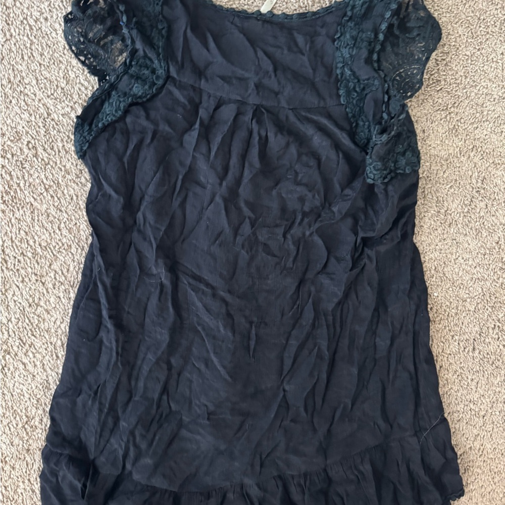 Black Ruffled Fitted Blouse - Picture 5 of 5